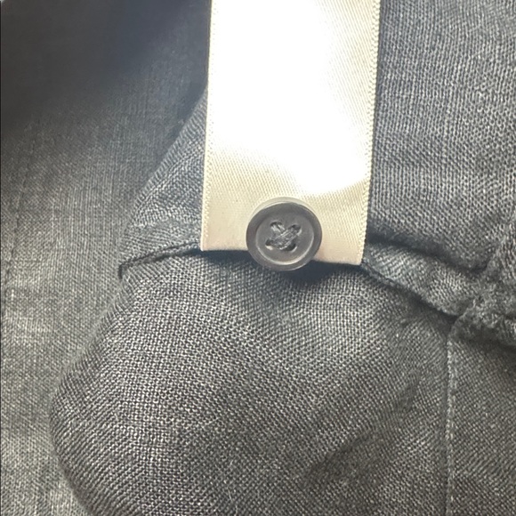 Everlane the Notch Shirt in Linen - Picture 6 of 6